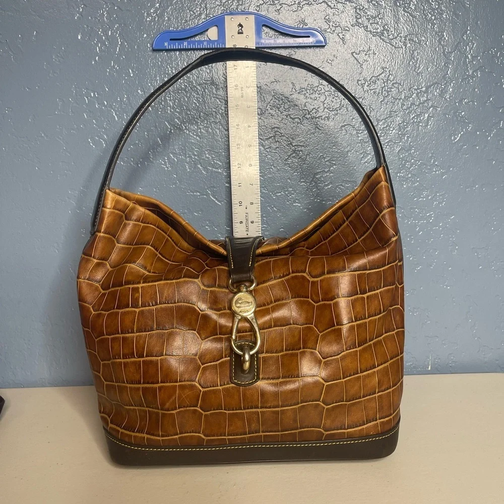 Dooney & Bourke Croco Embossed Logo Lock Sac Hobo leather Bag sn# J3362320